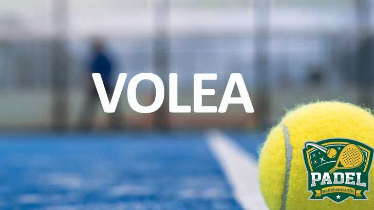 Volea en pádel